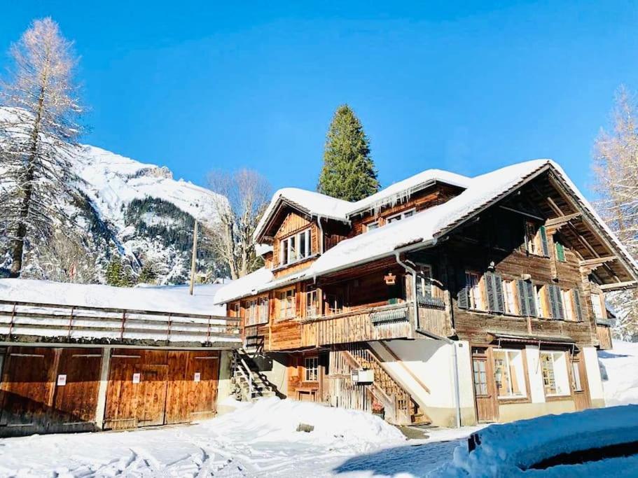 Cozy Apartment In Vintage House In Kandersteg Buitenkant foto
