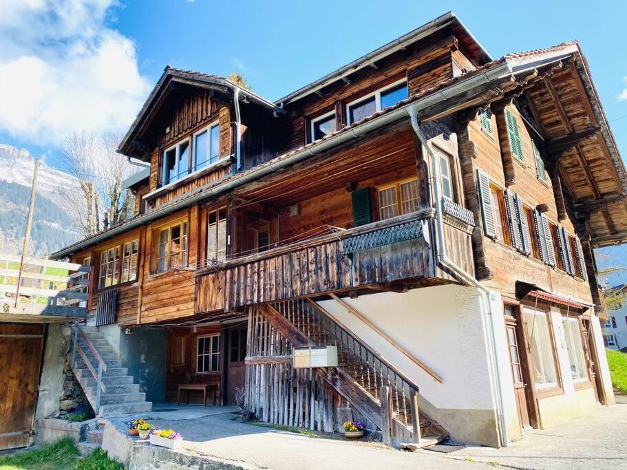 Cozy Apartment In Vintage House In Kandersteg Buitenkant foto